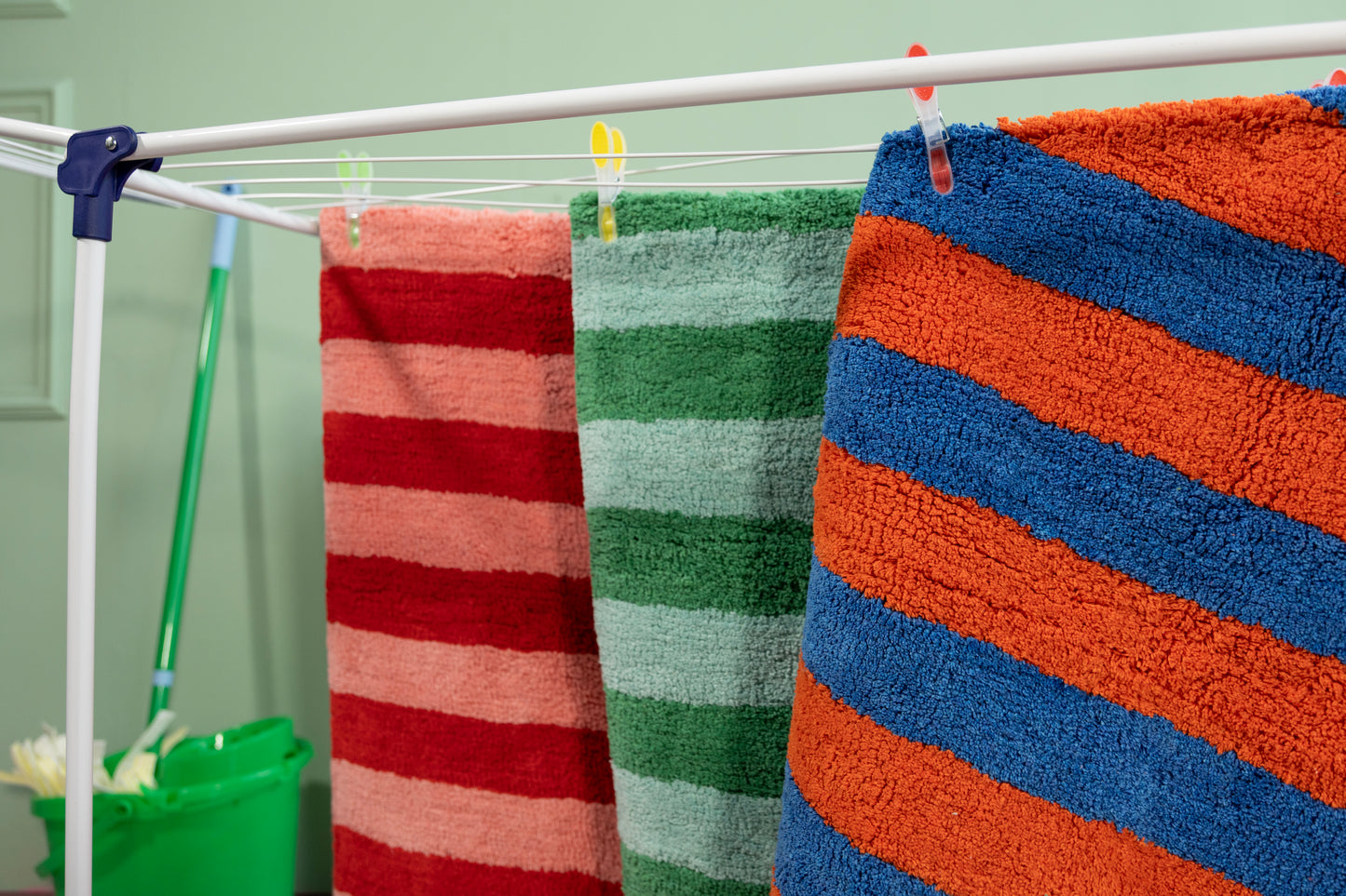 Bathmat - Stripe Pink Red - 50 x 80 cm | Kitsch Kitchen