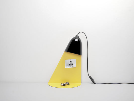 Light shelf - deep black - richting right/left | Studio Ilsangisang - de inKijk