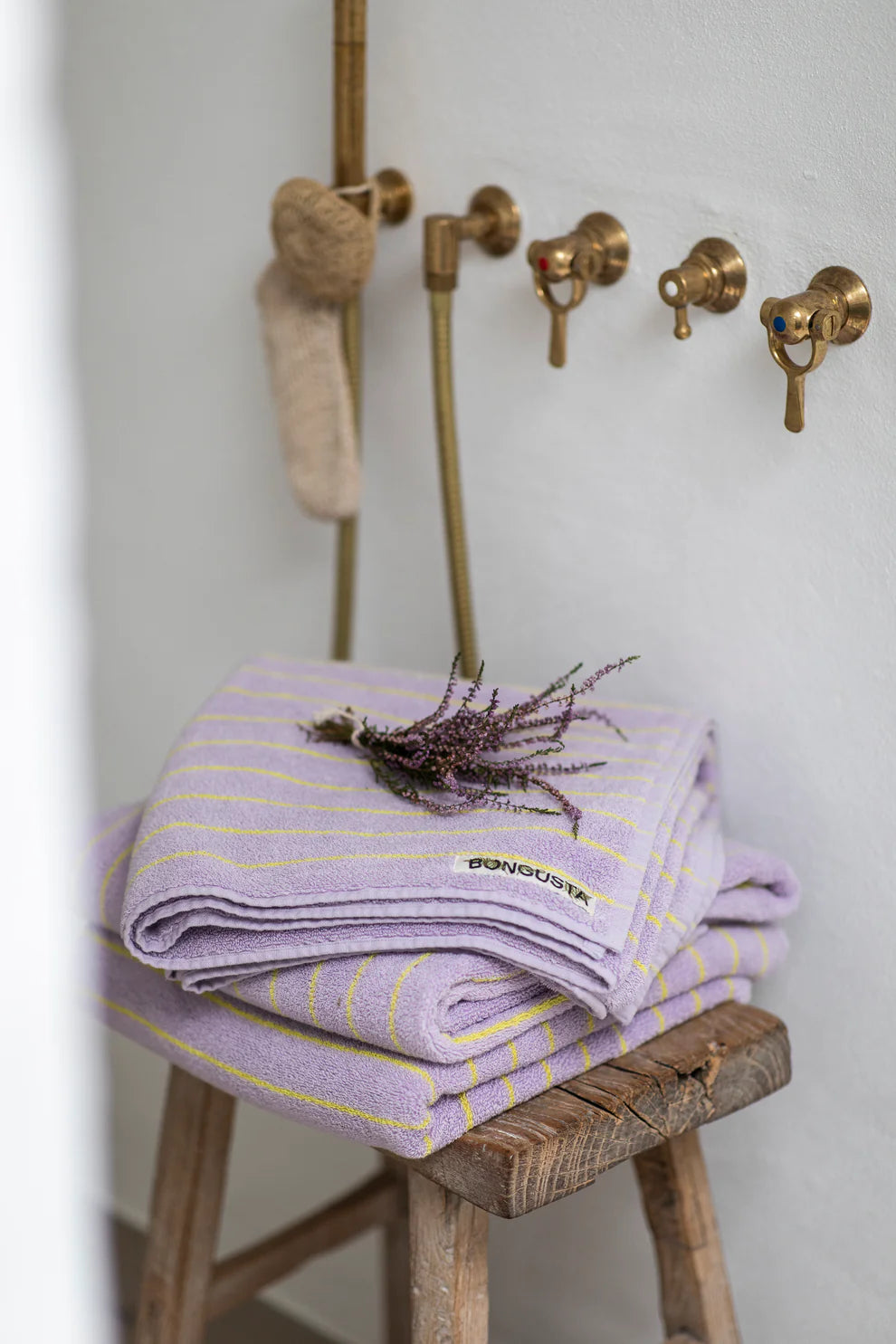 Naram bath towel - lilac & neon yellow | Bongusta - de inKijk