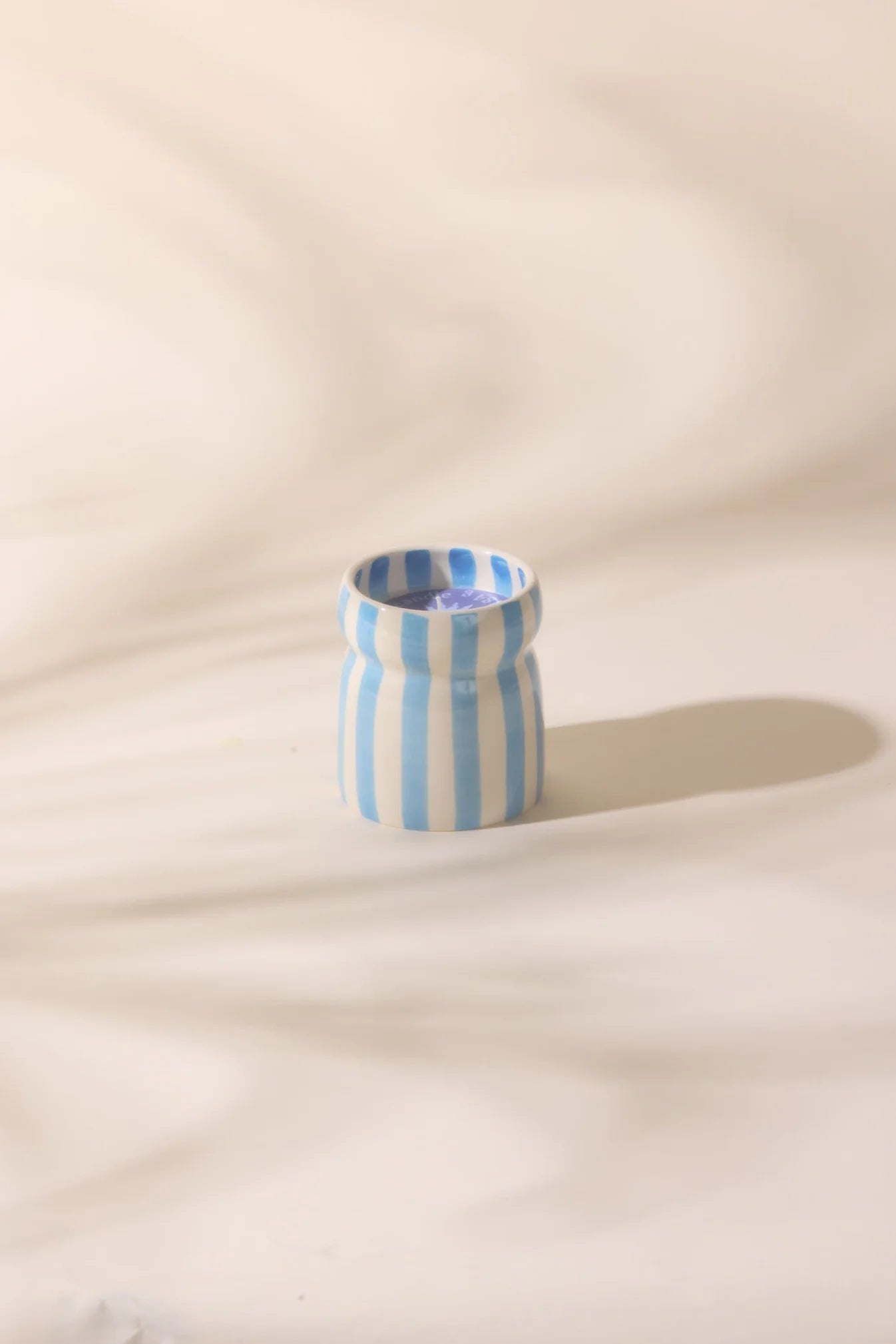 Cabana geurkaars - Lost At Sea - Blue Striped | Paddywax - de inKijk