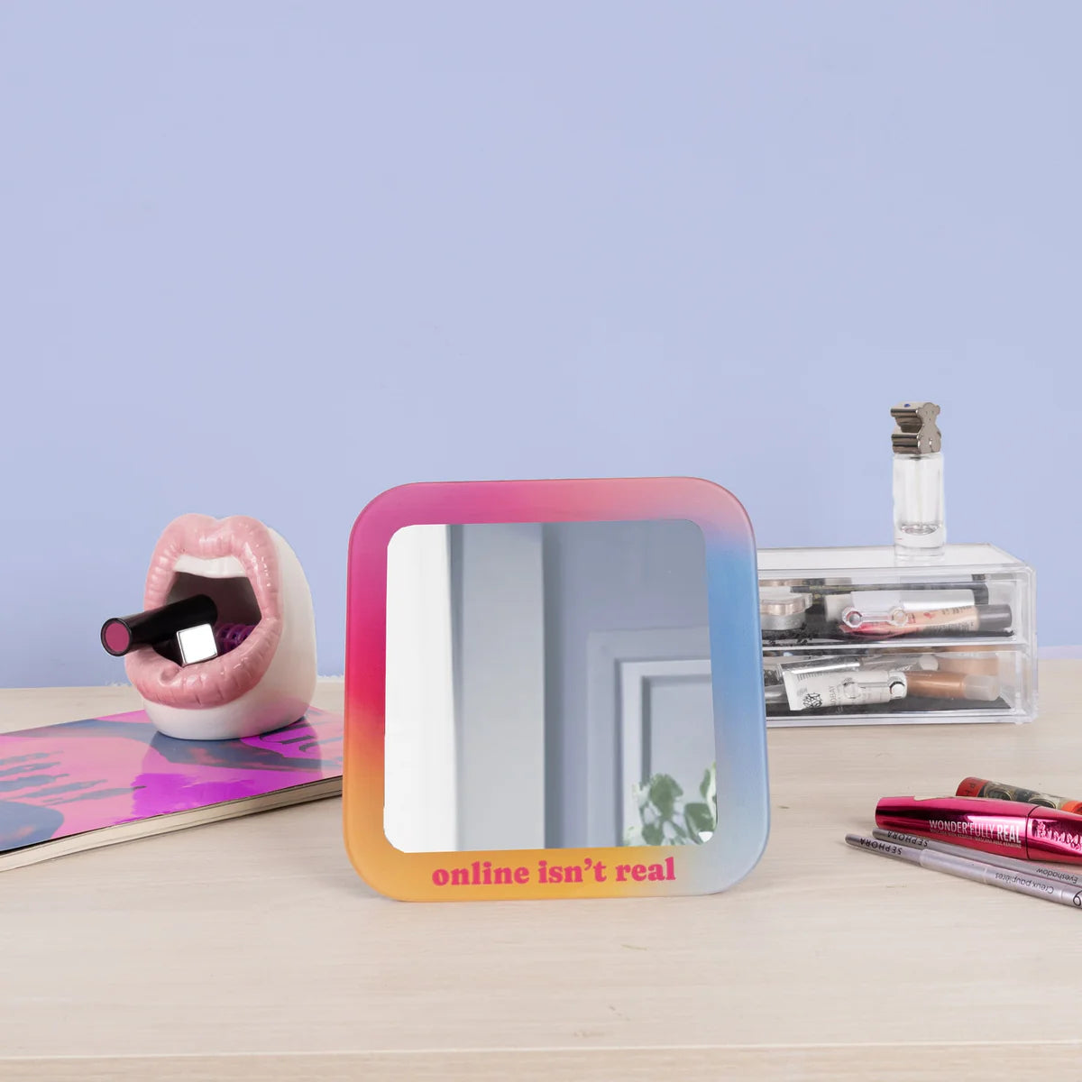 Mirror - 'Online isn't real' | Fisura - de inKijk