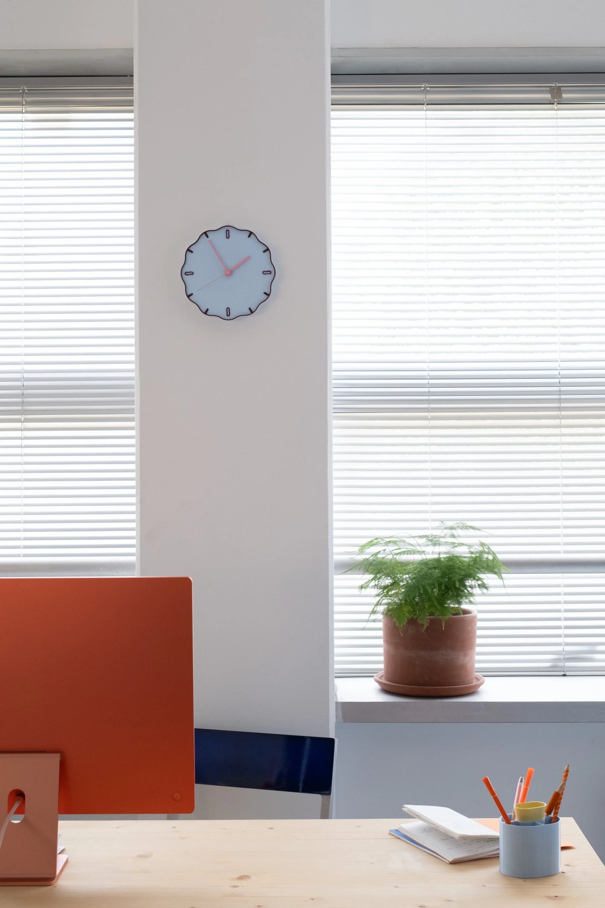 Wallclock Margherita - Skyblue/Brown/Pink | Warren & Laetitia