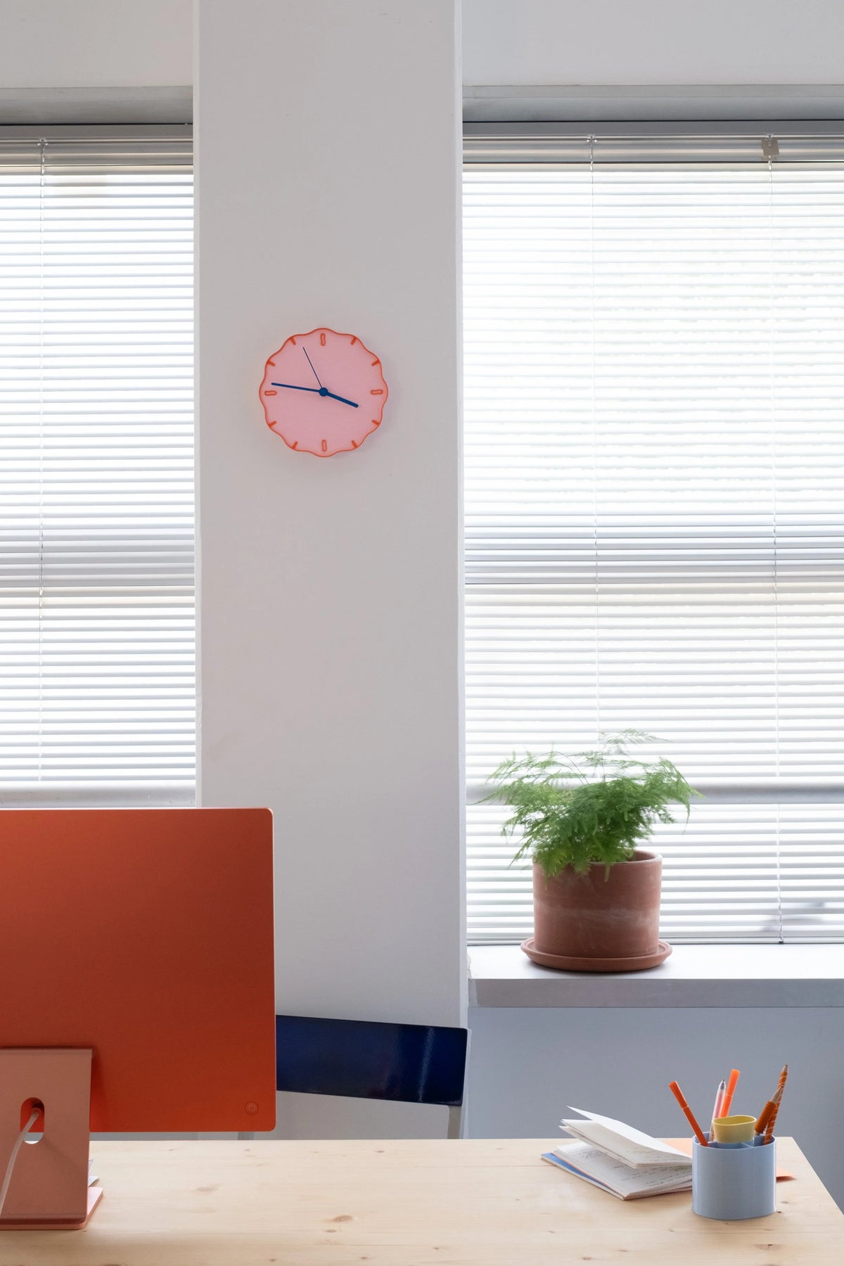 Wallclock Margherita - Pink/Orange/Blue | Warren & Laetitia