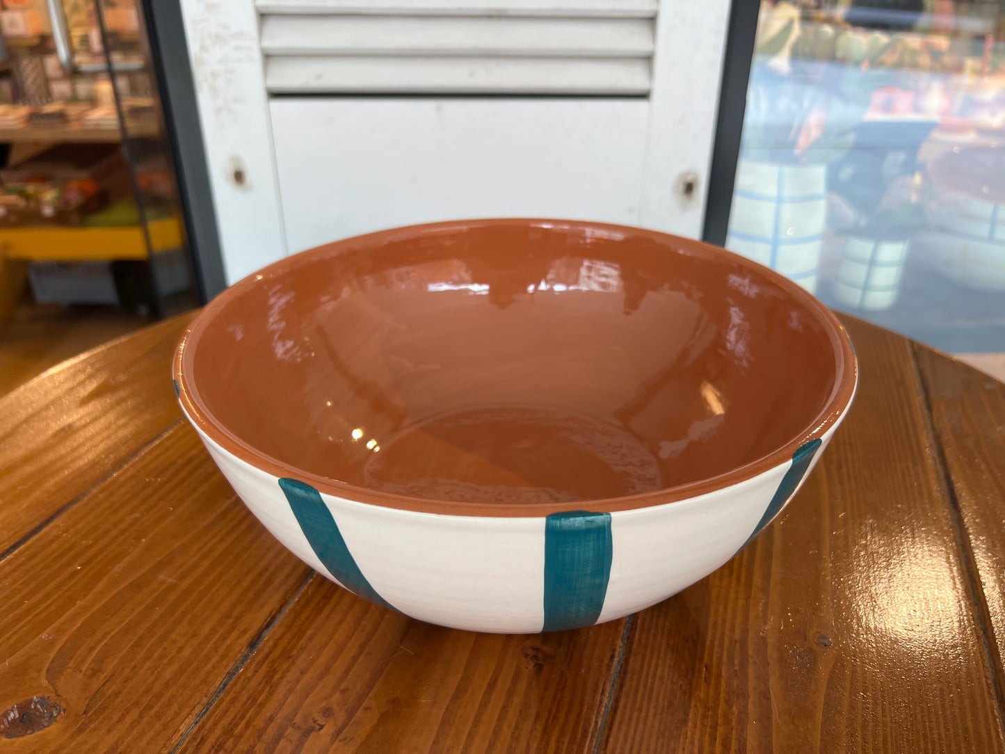 Rounded Salad Bowl - Thick Vertical Lines - ⌀ 24cm | A Loja Da Ceramica
