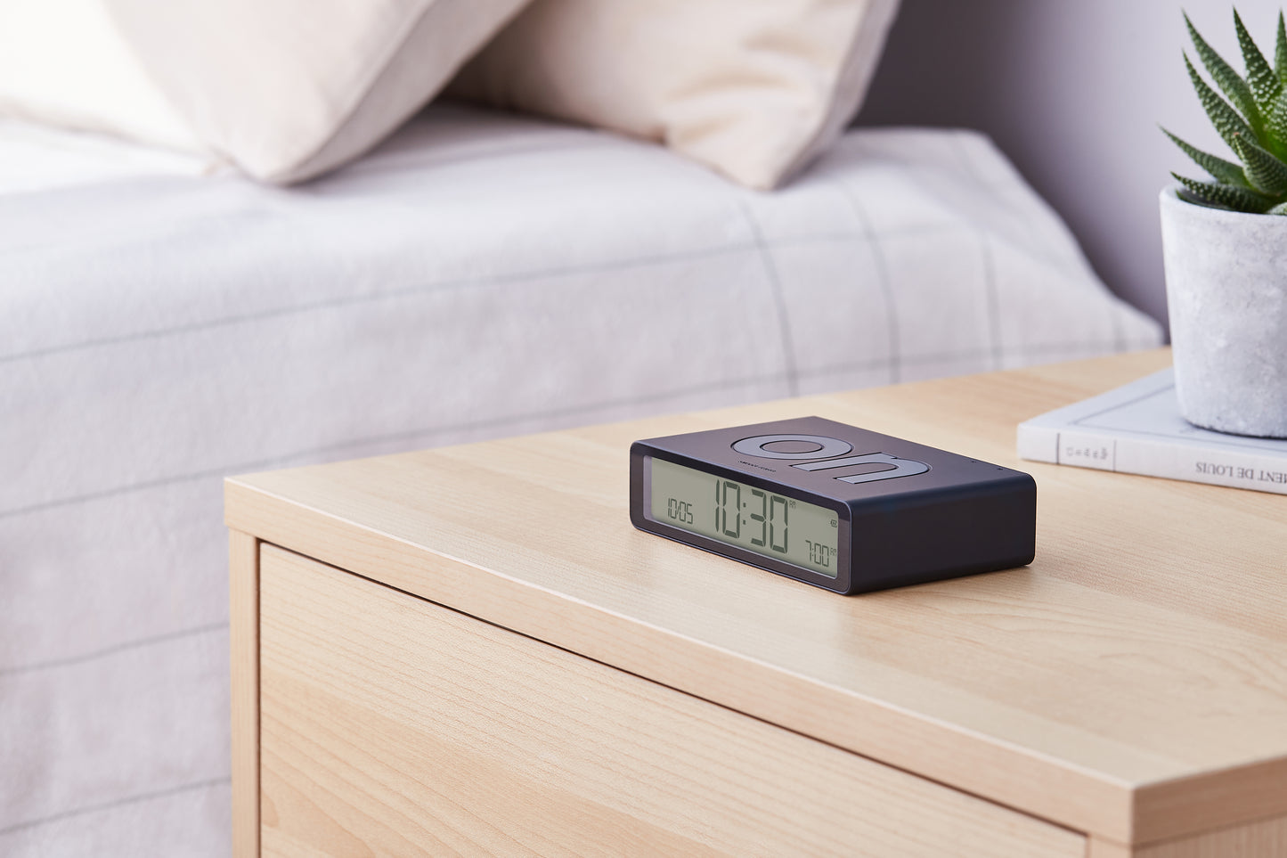 Digitale wekker Flip Classic - Black | Lexon - de inKijk