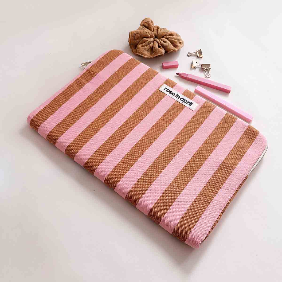 Laptop sleeve 15&16" - Maya - Strawberry/Caramel Stripes | Rose in April