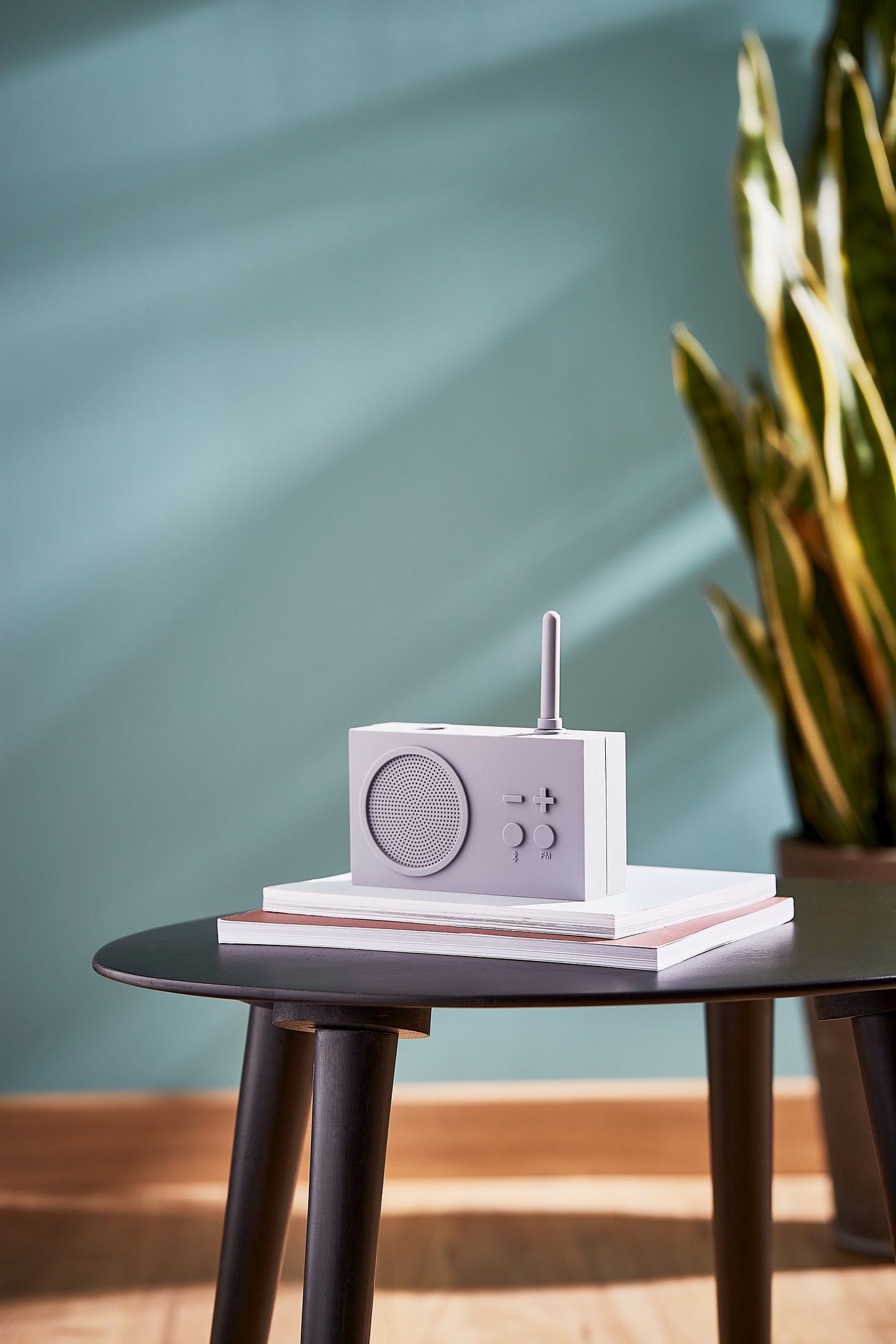 Radio & Bluetooth speaker - Tykho 3 - Light Lilac | Lexon - de inKijk