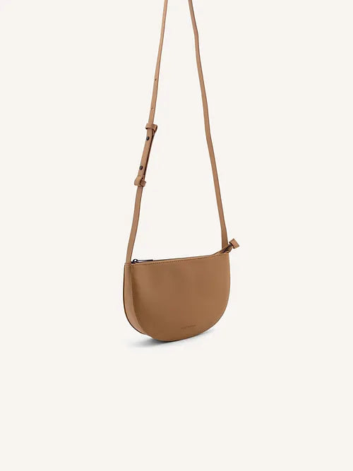 Farou half moon bag - acorn | Monk & Anna