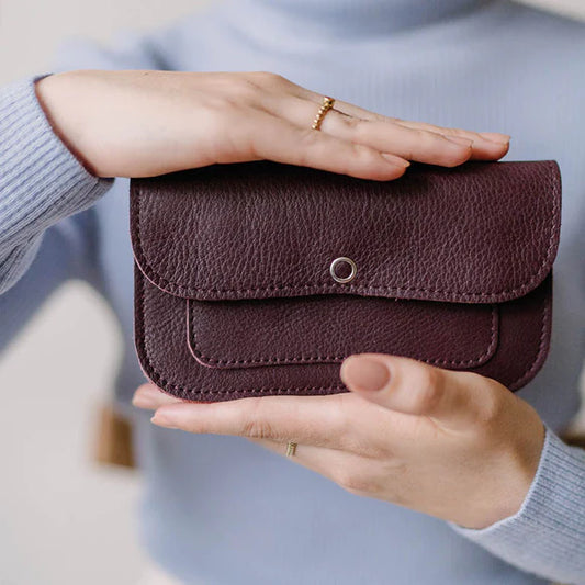 Cat Chase - Medium - Aubergine | Keecie