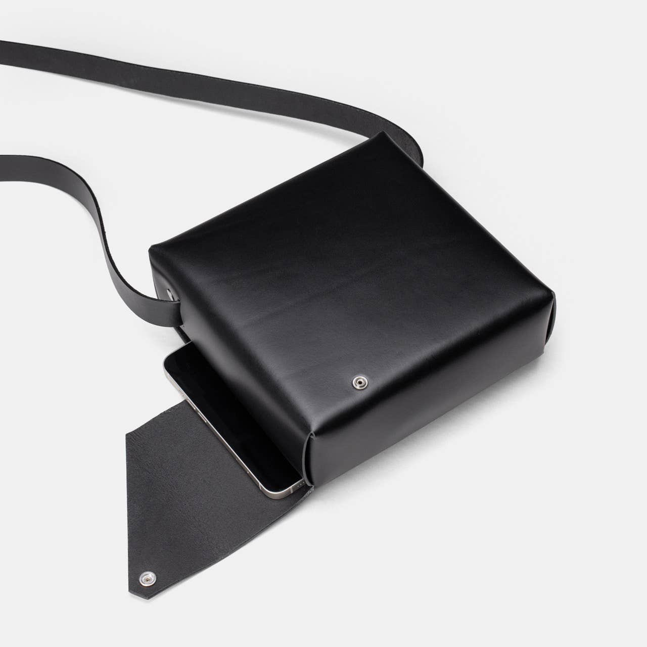 M Bag - Black - Full-grain Leather | LEMUR