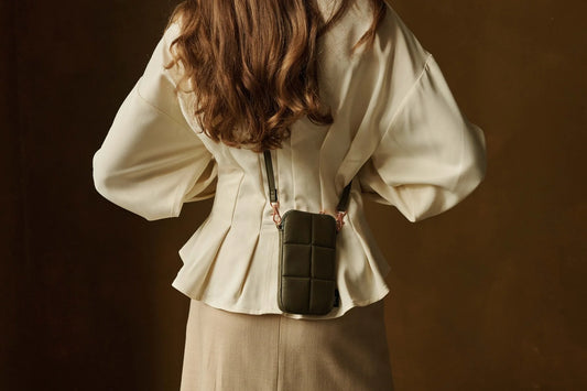 Luce Puffy Phone Pouch - Capers | Tinne + Mia - de inKijk