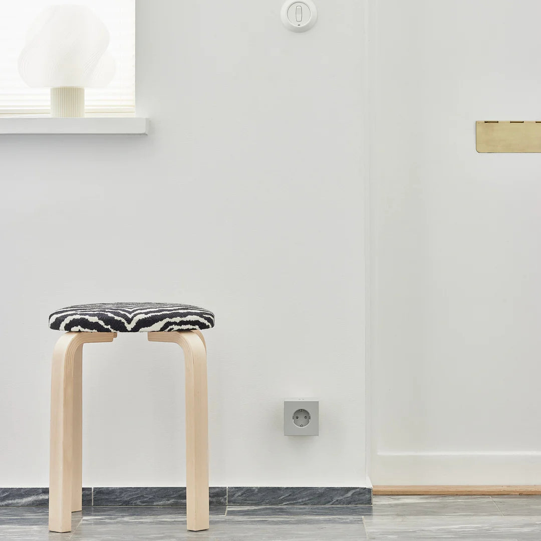 Square 2 stekkerdoos - gotland grey | Avolt - de inKijk