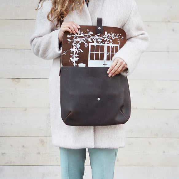 Back Yard - Dark Brown used look | Keecie
