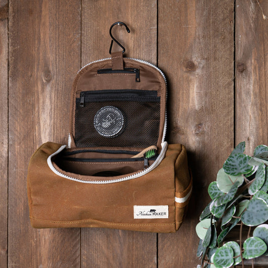 Eco-friendly toiletry bag Kenaï - mustard | Alaskan Maker - de inKijk