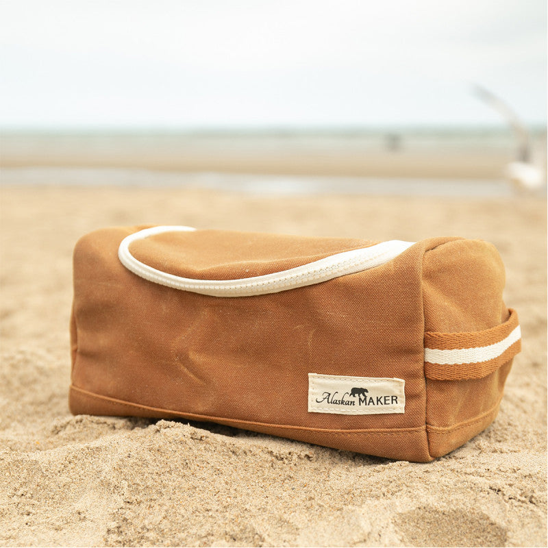 Eco-friendly toiletry bag Kenaï - mustard | Alaskan Maker - de inKijk