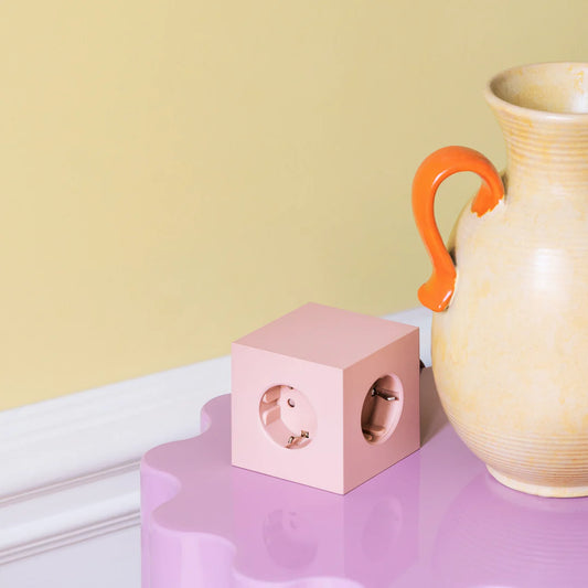 Square 1 stekkerdoos - old pink | Avolt - de inKijk