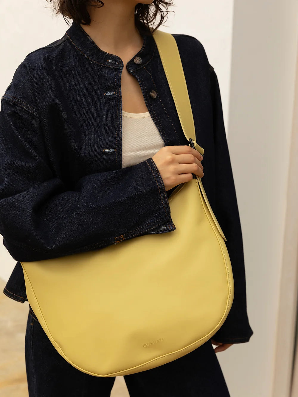 Umi crossbody shopper - pampas | Monk & Anna - de inKijk