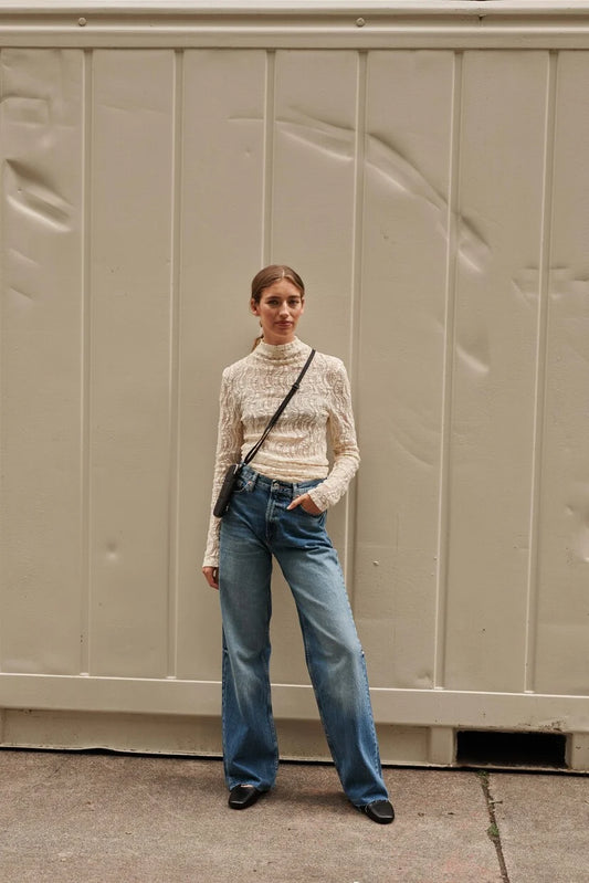 Luce Puffy Phone Pouch - Black | Tinne + Mia - de inKijk