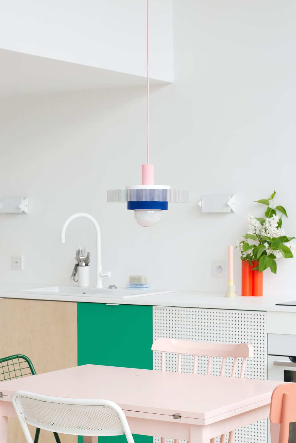 Hanglamp Gigi Nr.3- roze kabel | Warren & Laetitia - de inKijk