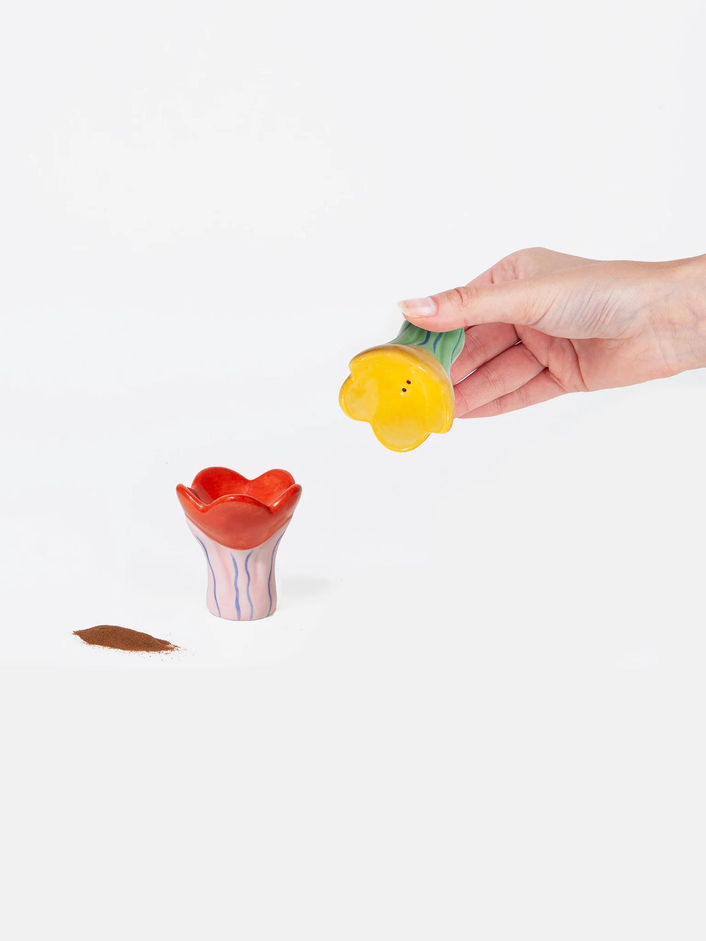 Salt & pepper shakers - bloom | Doiydesign - de inKijk