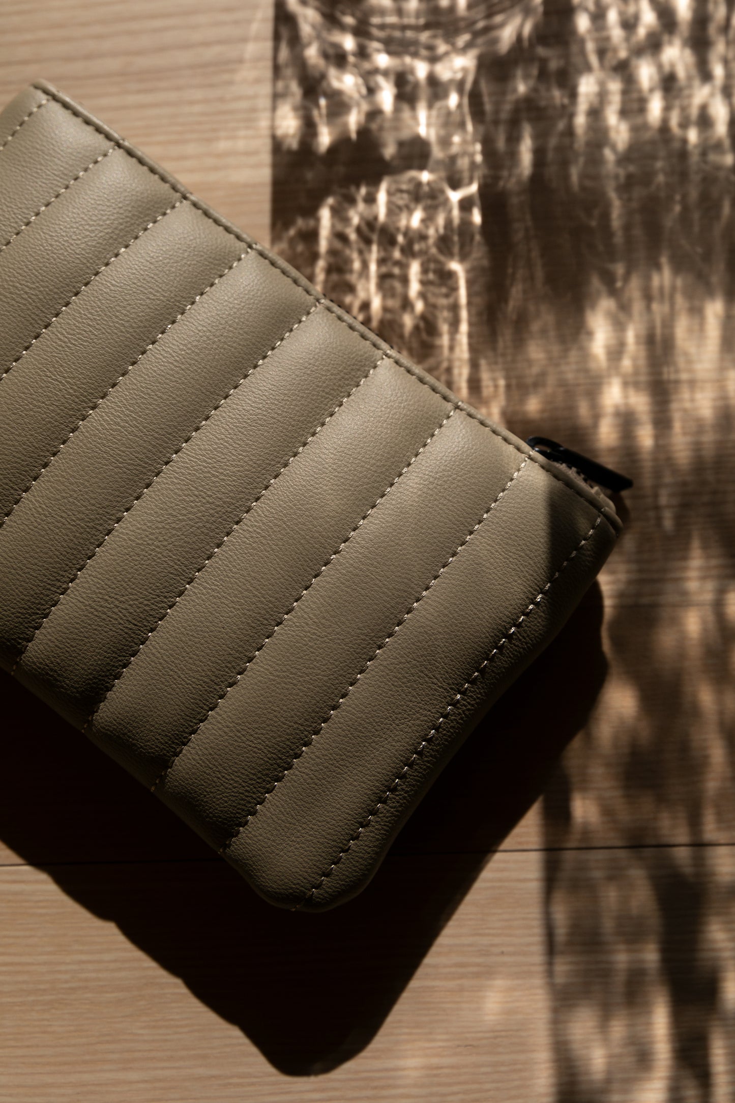 Michi wallet - pistachio | Monk & Anna - de inKijk