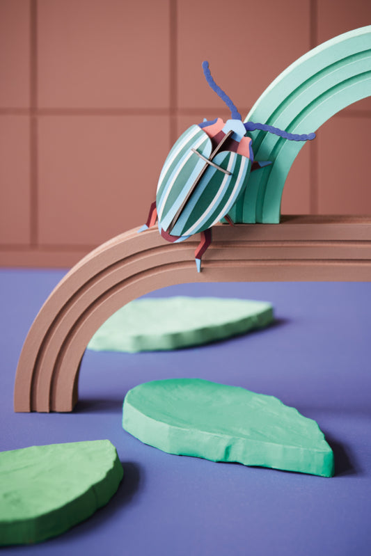 Rainbow leaf beetle - muurdecoratie | Studio Roof - de inKijk