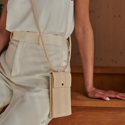 Phone pouch - milk | Monk & Anna