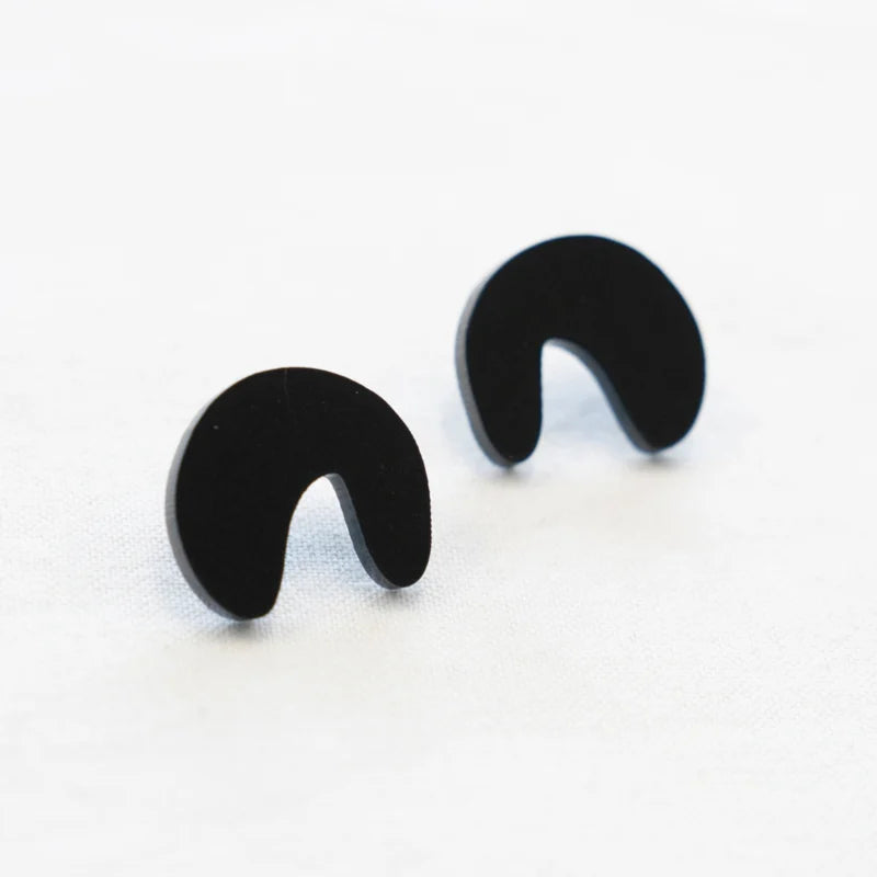 STUD.08 - zwart | Studio Nok Nok - de inKijk