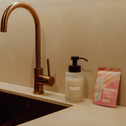 Handsoap - bottle + powder refill cherry blossom | Wondr Care - de inKijk