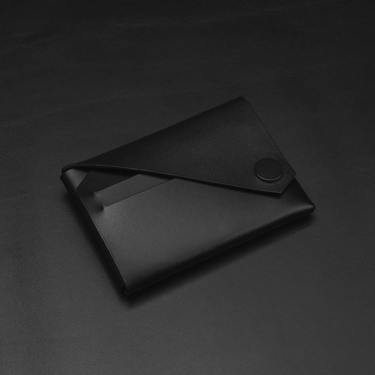 Wallet - Black on Black - Full-grain Leather | LEMUR