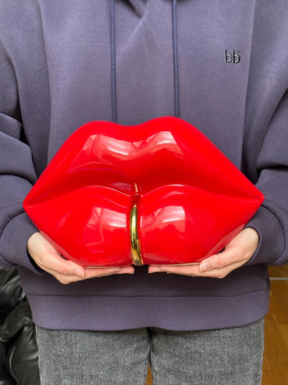 Lips Vase | Upside Stories