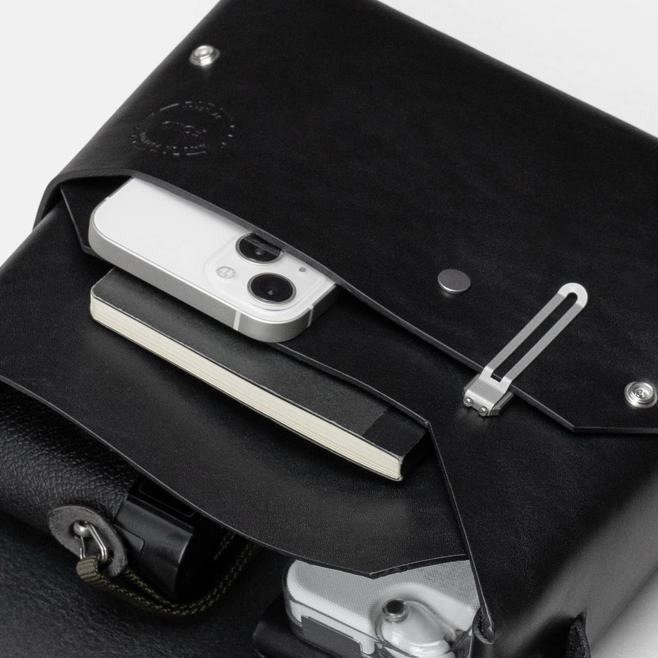 M Bag - Black - Full-grain Leather | LEMUR