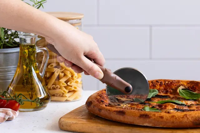 Puperoni - pizzacutter | PELEGDESIGN