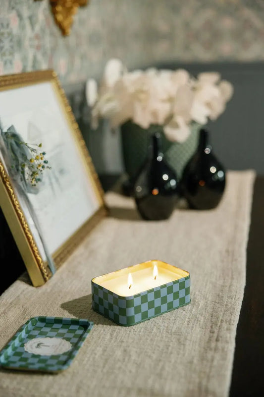 A Dopo palm printed tin candle - lush palms | Paddywax