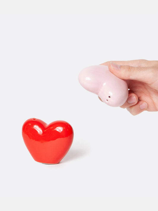 Salt & Pepper shakers - LOVE | Doiydesign