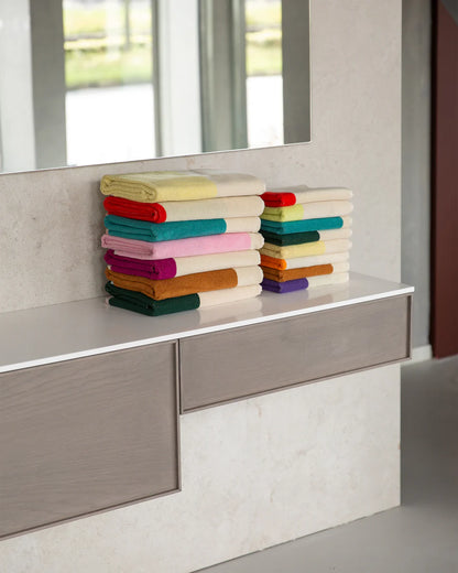 Handdoek - Martens & Martens collectie - Red/Yellow | SUITE702