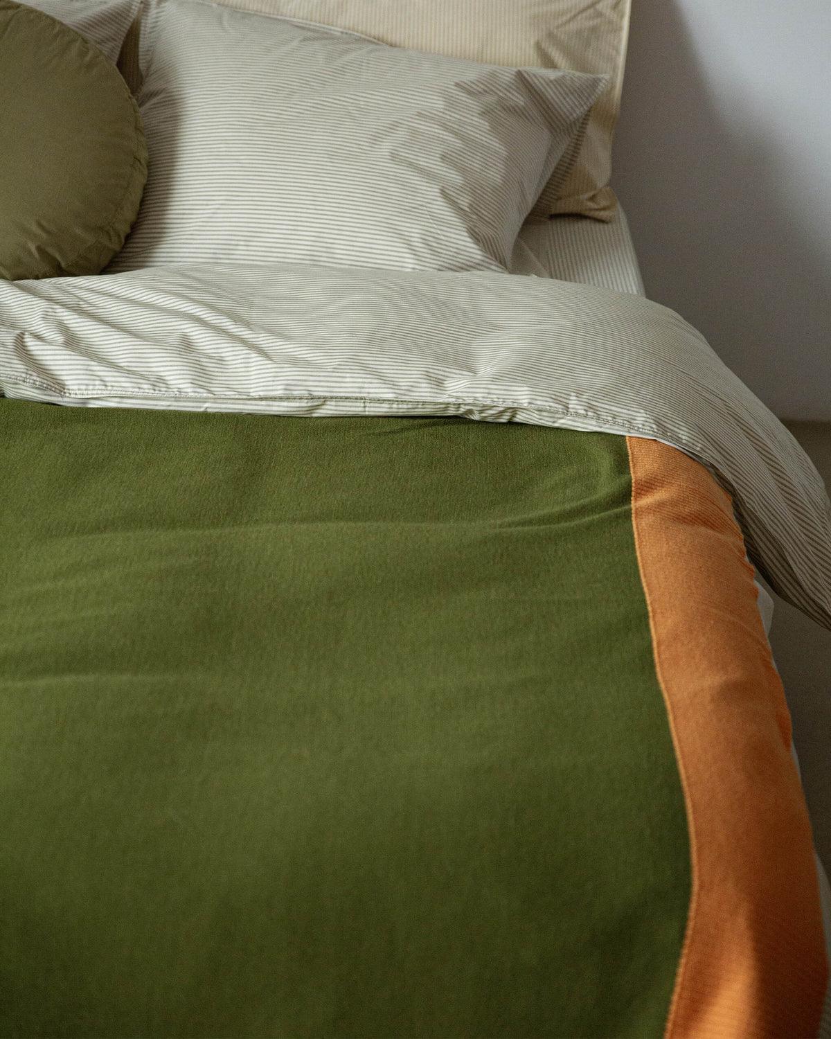 Merino Gebreide Plaid - 100% Wol - Green/Pink/Orange | SUITE702