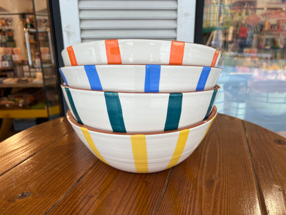 Rounded Salad Bowl - Thick Vertical Lines - ⌀ 24cm | A Loja Da Ceramica