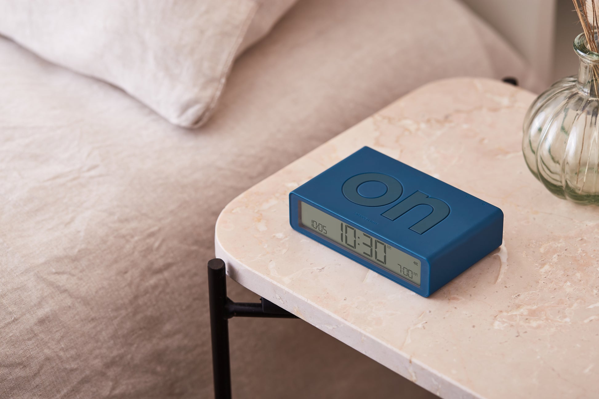 Digitale wekker Flip Classic - Duck Blue | Lexon - de inKijk