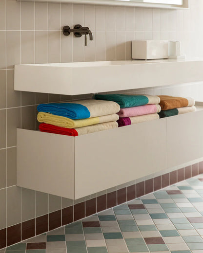 Badhanddoek - Martens & Martens collectie - Red/Turqoise | SUITE702