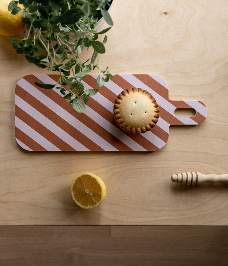 Chop & Serve board Stripes - amber/grey - 13x33 cm | Muurla - de inKijk