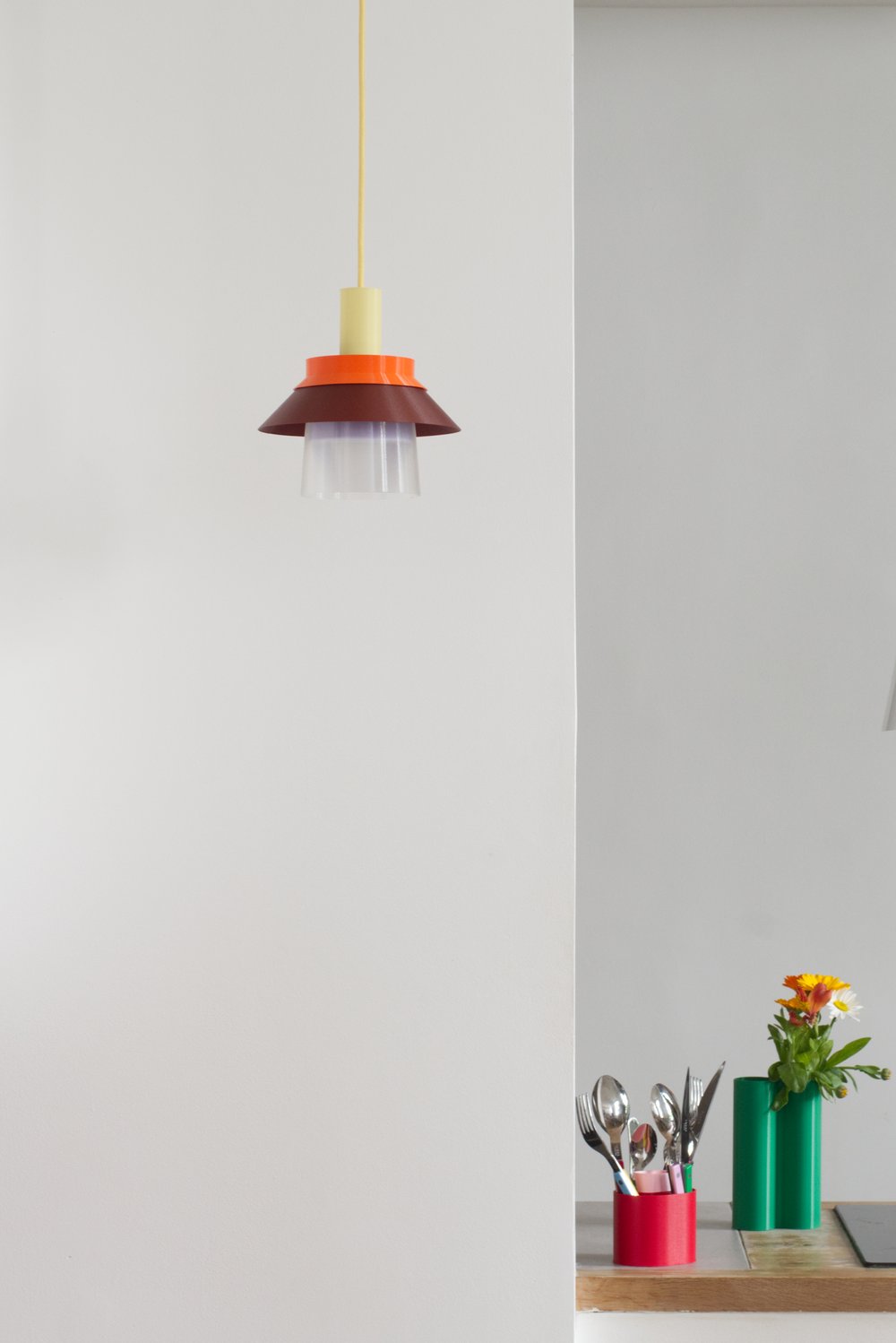 Hanglamp Romi - gele kabel | Warren & Laetitia - de inKijk