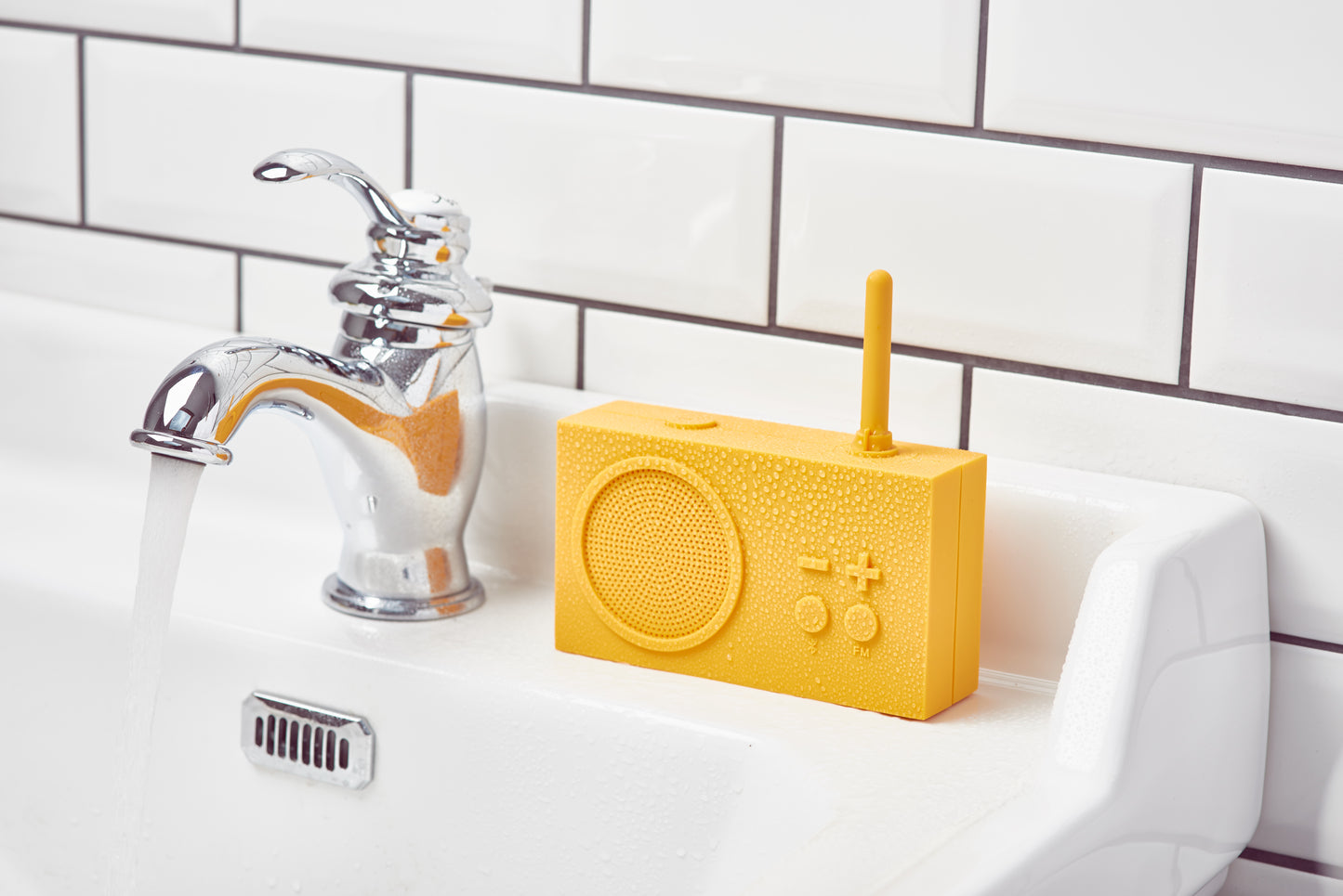 Radio & Bluetooth speaker - Tykho 3 - Yellow | Lexon - de inKijk
