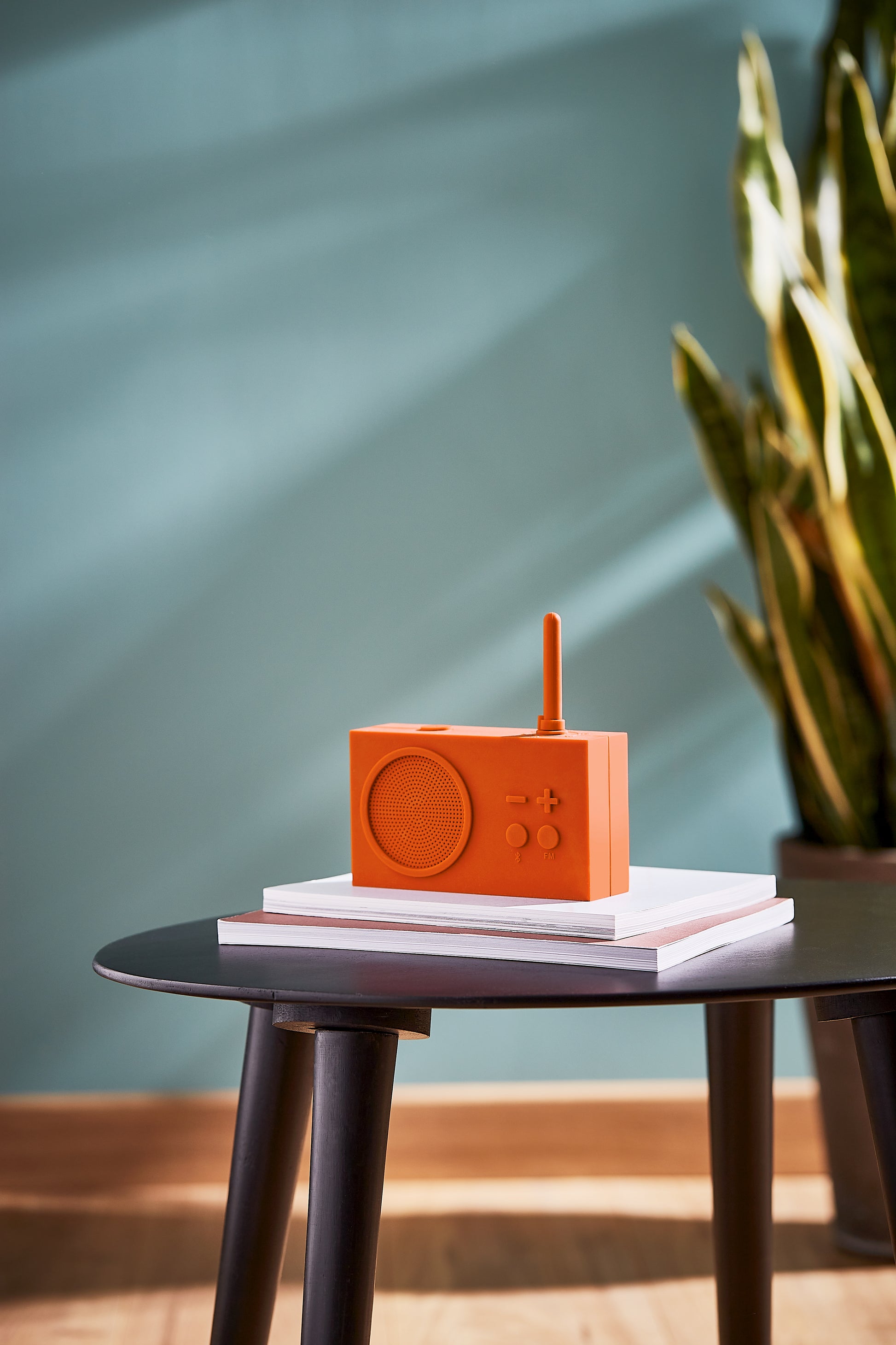 Radio & Bluetooth speaker - Tykho 3 - Orange | Lexon - de inKijk