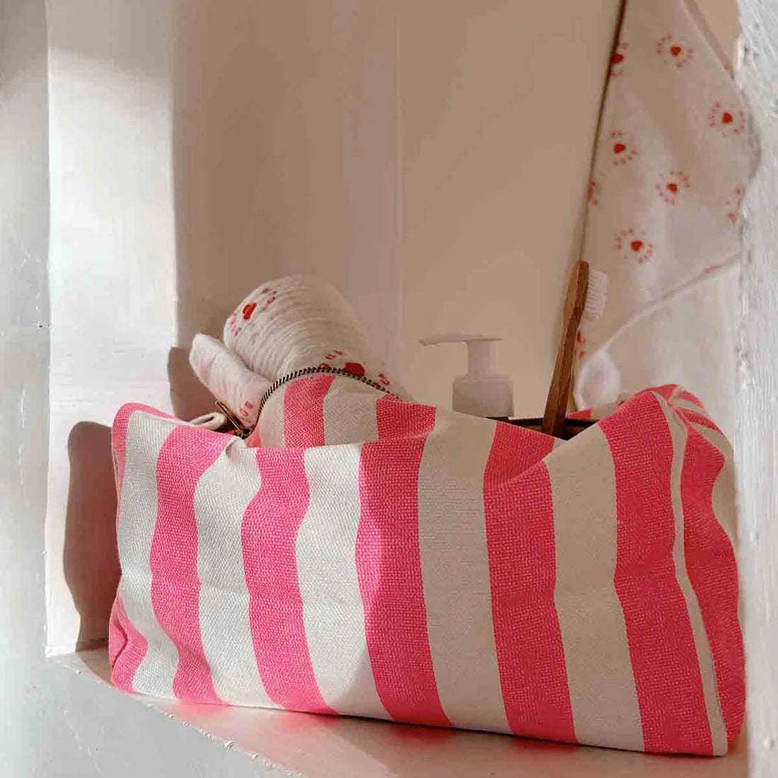 Wash bag - Vic - Neon Pink Stripes | Rose in April