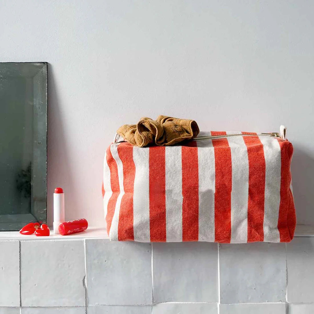 Wash bag - Vic - Greige / Tomato Stripes | Rose in April