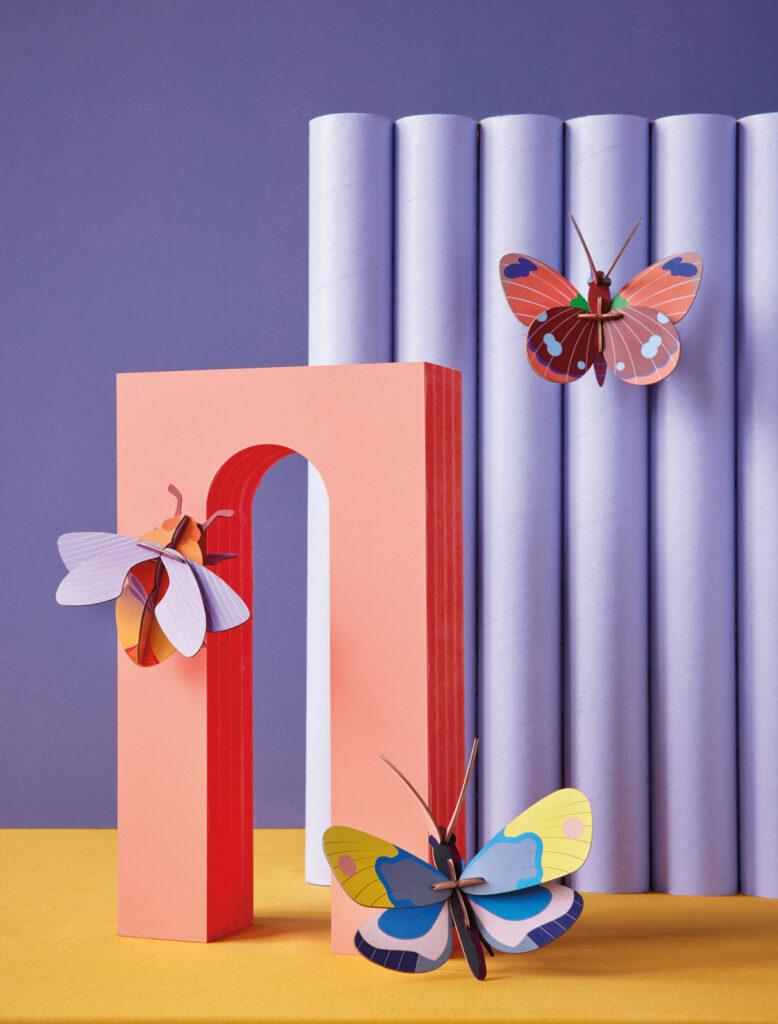 Yellow monarch butterfly - muurdecoratie | Studio Roof - de inKijk