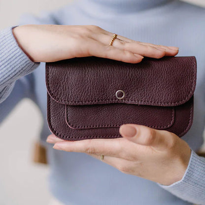 Cat Chase - Medium - Aubergine | Keecie