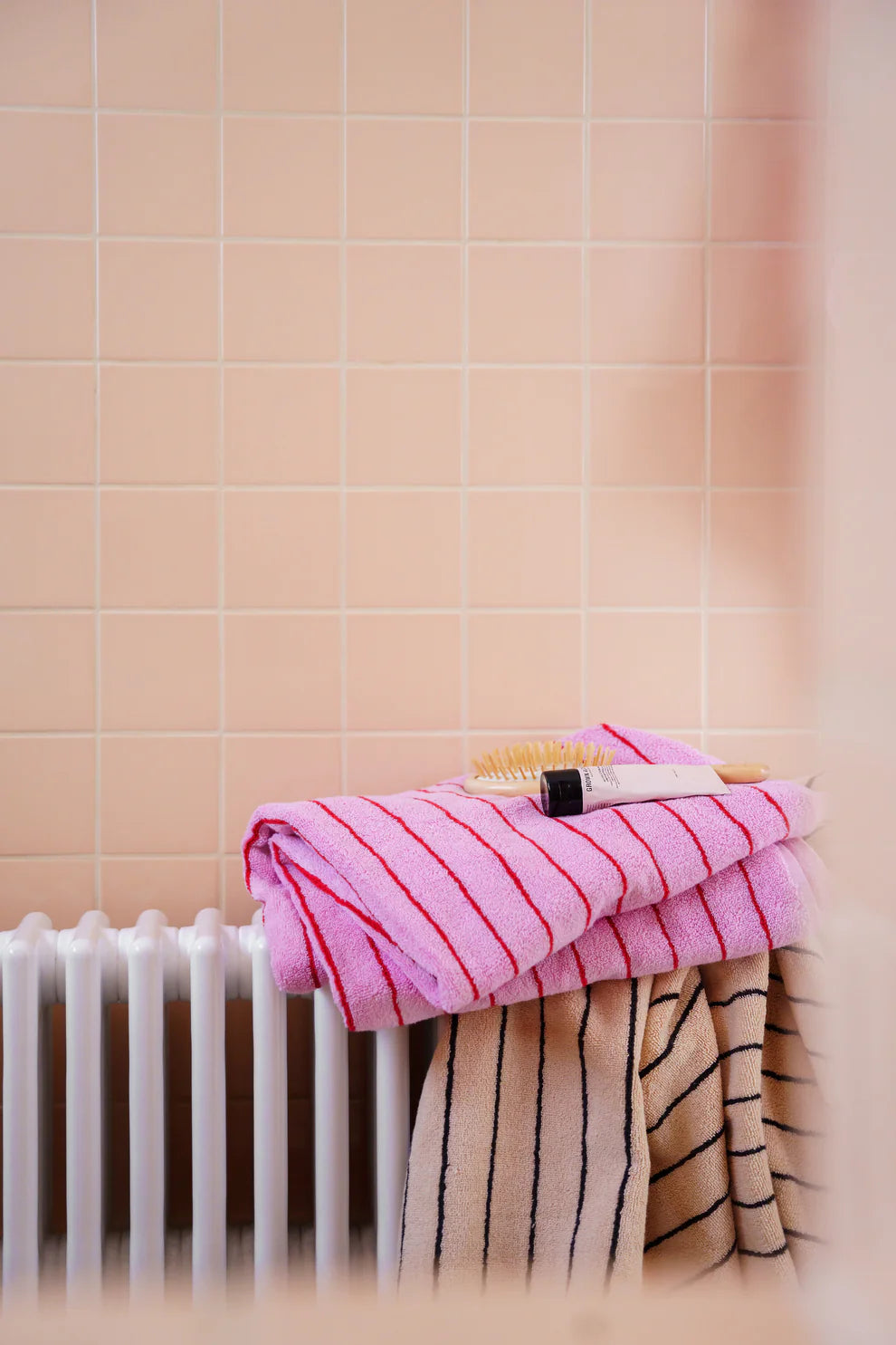Naram bath towel - baby pink & ski patrol | Bongusta - de inKijk