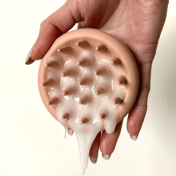 Silicone scalp massager - pink | Wondr Care - de inKijk